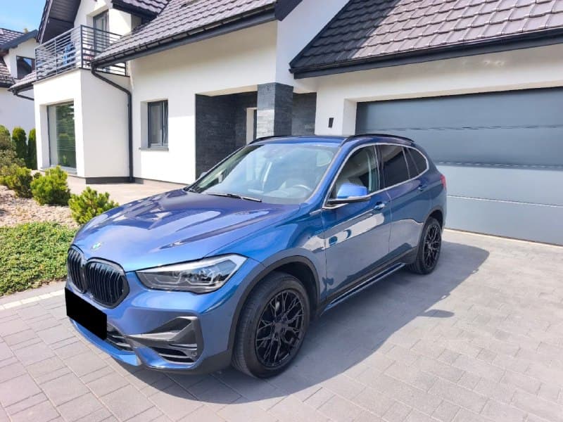 BMW X1 xDrive20d Sport Line — фото 1